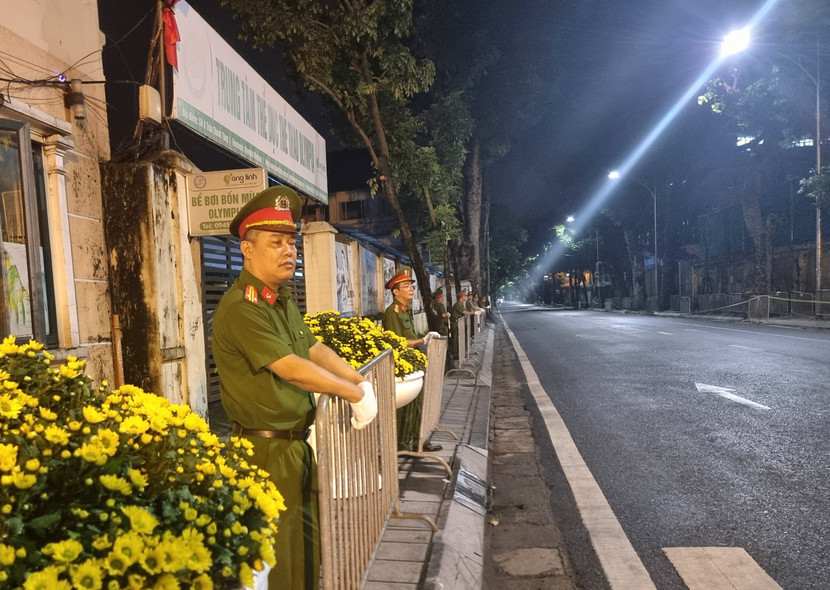 Từ 4h sáng, cán bộ chiến sỹ đã vào vị trí