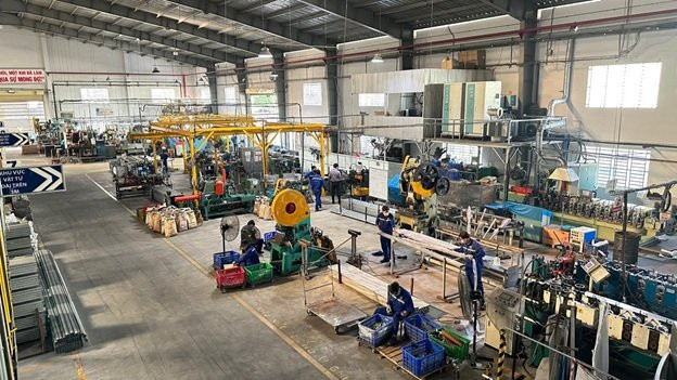 Hoạt động sản xuất tại nhà máy Cát Vạn Lợi Hoạt động sản xuất tại nhà máy Cát Vạn Lợi