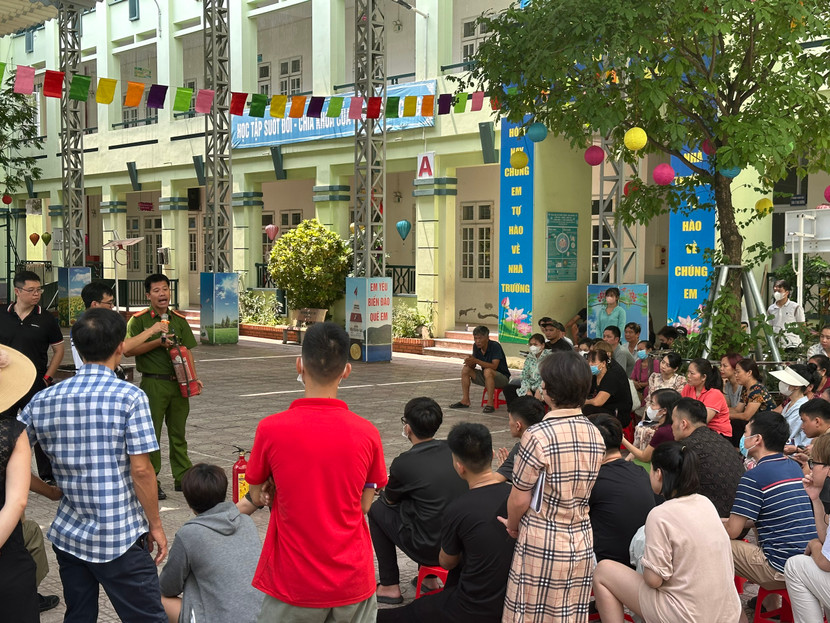 Mỗi người dân có hành trang quý phòng chống "giặc lửa" Mỗi người dân có hành trang quý phòng chống "giặc lửa"