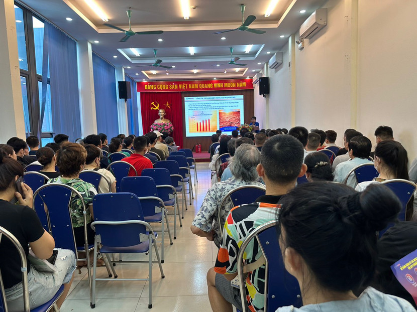 Đông đảo người dân tham gia Đông đảo người dân tham gia