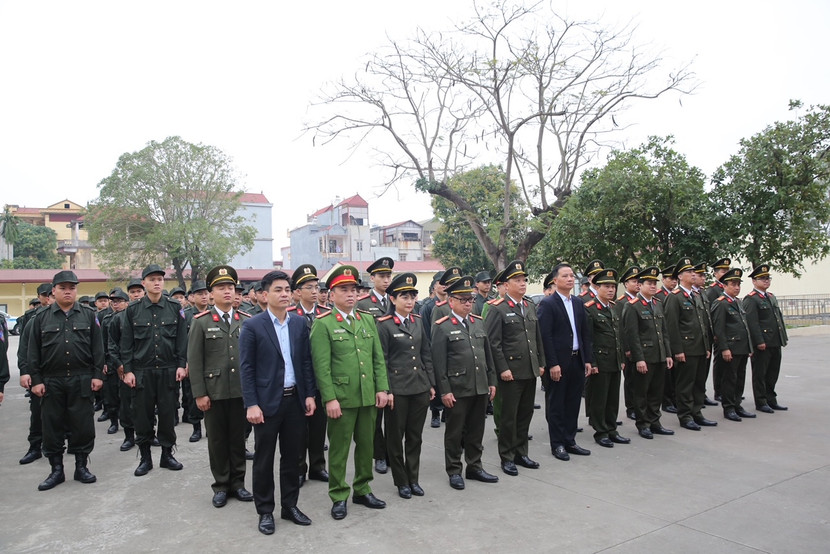 Các đại biểu dự lễ phát động Tết trồng cây Các đại biểu dự lễ phát động Tết trồng cây