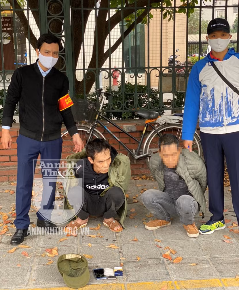 Dù bỏ chạy rất nhanh, các đối tượng đã không thể thoát, vì Cảnh sát 141 áp sát rất nhanh và quyết liệt