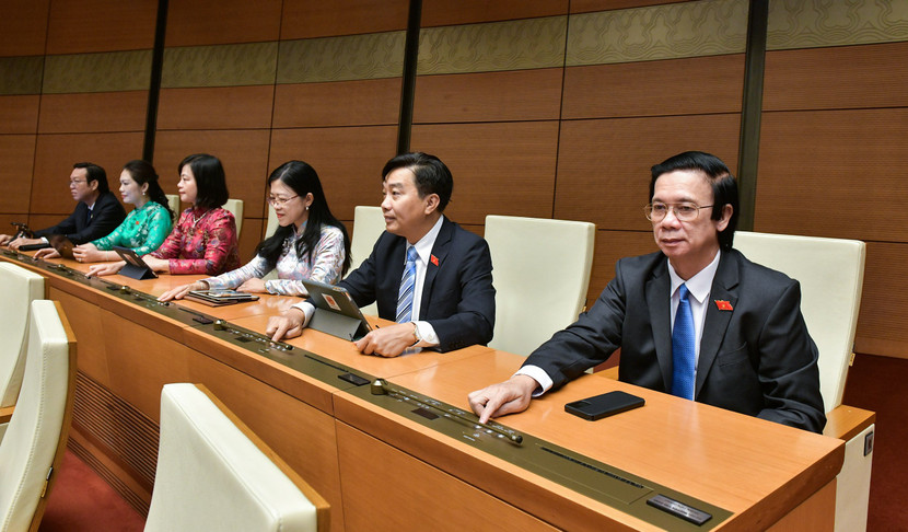 Đại biểu Quốc hội biểu quyết thông qua nghị quyết kỳ họp Đại biểu Quốc hội biểu quyết thông qua nghị quyết kỳ họp