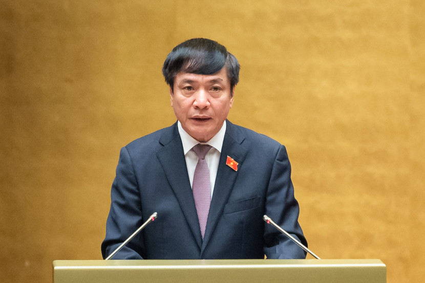 Tổng Thư ký Quốc hội – Chủ nhiệm VPQH Bùi Văn Cường trình bày dự thảo Nghị quyết Tổng Thư ký Quốc hội – Chủ nhiệm VPQH Bùi Văn Cường trình bày dự thảo Nghị quyết