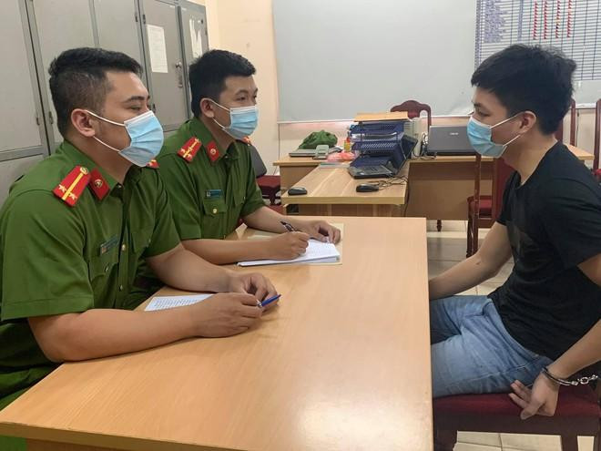 Đối tượng giả danh cán bộ ngân hàng giăng bẫy qua điện thoại, dẫn dụ lấy mã OTP đã bị bắt giữ Đối tượng giả danh cán bộ ngân hàng giăng bẫy qua điện thoại, dẫn dụ lấy mã OTP đã bị bắt giữ