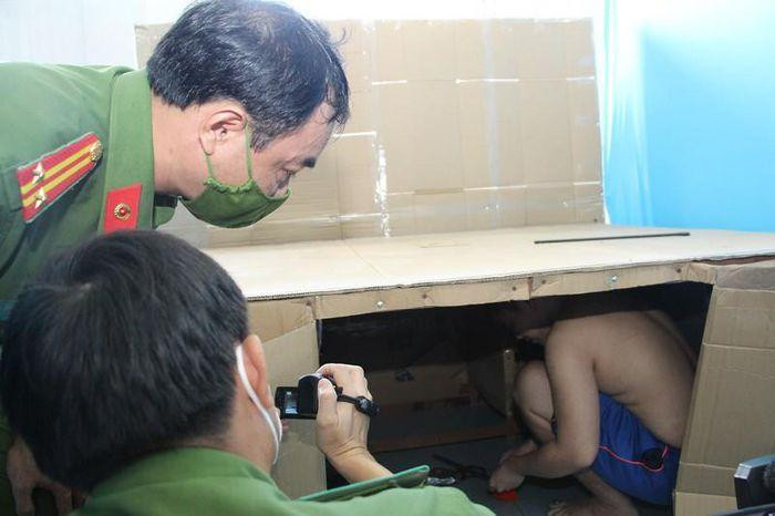 Bị can thực hiện lại việc lục tìm tài sản Bị can thực hiện lại việc lục tìm tài sản