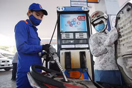 Mới: Sắp tăng nặng mức phạt tiền với cây xăng găm hàng, bán hàng nhỏ giọt?