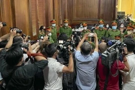 Mới: Tòa án nhân dân Tối cao đề xuất nghiêm cấm livestream diễn biến phiên tòa trên mạng