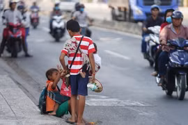 Từ tháng 5-2026: Chăn dắt trẻ ăn xin có thể bị phạt tới 40 triệu đồng