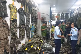 Đăng tin mua bán trang phục, số hiệu Công an, Quân đội trên mạng có thể bị phạt tới 50 triệu đồng