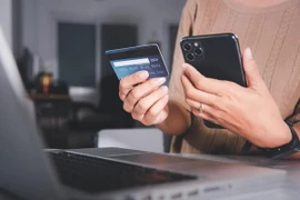 Lợi dụng thông tin khách hàng ở ngân hàng để tư lợi bị phạt tới 200 triệu đồng