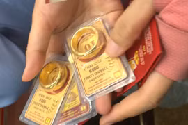 Nhận thưởng Tết bằng vàng, sổ tiết kiệm, ti vi, tủ lạnh có phải đóng thuế thu nhập cá nhân?