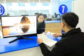 Hà Nội: Tiếp nhận hồ sơ theo hình thức trực tuyến với 12 thủ tục hành chính, dịch vụ công