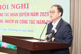 Bộ Nội vụ đề xuất tăng lương với công chức sau sắp xếp bộ máy