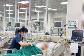 Người đàn ông phù não nguy kịch sau 2 ngày ăn tiết canh lợn