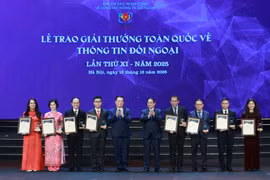 Xây dựng đội ngũ làm thông tin đối ngoại có “thép trong bút, lửa trong tim”