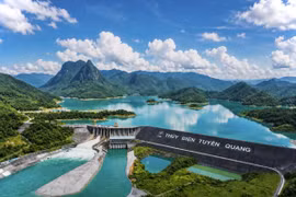 Thuỷ điện Tuyên Quang mở cửa xả lũ