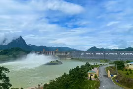 Mở cửa xả lũ thuỷ điện Tuyên Quang