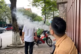 Hút thuốc lá điện tử có thể bị phạt tới 5 triệu đồng