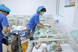 Đề xuất khen thưởng, hỗ trợ tiền để gia tăng tỷ lệ sinh