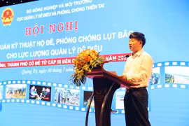 Những trận mưa lũ đặc biệt lớn đe dọa hệ thống đê điều