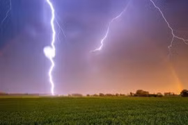 Người phụ nữ bị sét đánh tử vong khi đang làm ruộng giữa trời mưa dông