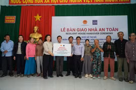 Sửa chữa, xây dựng lại 305 căn nhà bị ảnh hưởng nặng do thiên tai ở Đắk Lắk