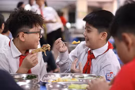 Vì sao Hà Nội đề xuất nâng hỗ trợ ăn bán trú cao nhất 40.000 đồng/ngày?