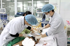 Từ nốt mụn nhỏ, nam thanh niên 17 tuổi sốc nhiễm khuẩn, suy đa tạng