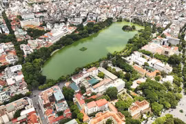 Hà Nội cần giải pháp hỗ trợ người dân chuyển đổi khi cấm xe máy xăng