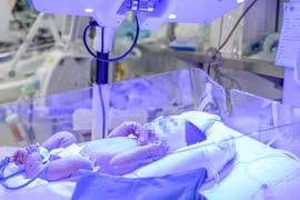 Giành sự sống cho bé sơ sinh mang nhóm máu cực hiếm, phải truyền máu từ mẹ