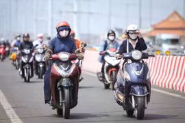 Vì sao Hà Nội thay đổi đề xuất hỗ trợ chuyển đổi xe máy điện
