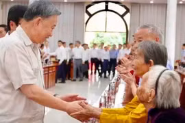 Chủ tịch nước tặng quà cho hơn 1,5 triệu người có công với cách mạng dịp 27/7 