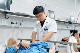 Bộ Y tế chỉ đạo khẩn sau vụ ô tô khách chở 32 người lao khỏi cao tốc Pháp Vân - Cầu Giẽ
