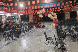 Mưa lớn kèm mưa đá dày đặc