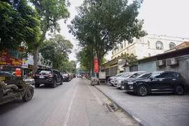 Hà Nội tăng phí sử dụng tạm thời vỉa hè lòng đường, cao nhất 400.000 đồng/tháng