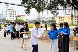 Hà Nội: Hàng nghìn thanh niên tình nguyện hỗ trợ thí sinh thi tốt nghiệp THPT năm 2026