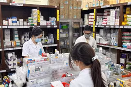 Siết quản lý giá thuốc, dịch vụ y tế, ngăn đầu cơ, găm hàng