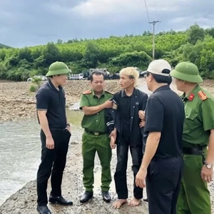 Tạm giữ hình sự 4 người trong vụ dùng súng bắn 1 thanh niên tử vong