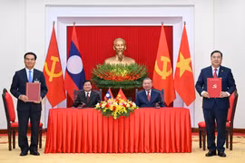 Thắt chặt thêm quan hệ hữu nghị đặc biệt, gắn bó keo sơn Việt Nam - Lào