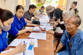 Hà Nội tăng trợ cấp hưu trí xã hội mang lại niềm vui cho người cao tuổi 