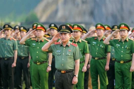 Trung tướng Nguyễn Thanh Tùng, Ủy viên Ban Thường vụ Thành ủy, Bí thư Đảng ủy, Giám đốc Công an thành phố Hà Nội chủ trì Lễ chào cờ Tổ quốc định kỳ tháng 7-2025 và sinh hoạt chính trị hướng tới kỷ niệm 80 năm Ngày truyền thống lực lượng Công an nhân dân Việt Nam (19-8-1945/ 19-8-2025); 20 năm Ngày hội toàn dân bảo vệ an ninh Tổ quốc (19-8-2005/ 19-8-2025) tại sân vận động Cột cờ, Khu di tích Hoàng thành Thăng Long, ngày 7-7-2025