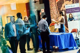 Người lao động Mỹ chật vật tìm việc làm trong kỷ nguyên trí tuệ nhân tạo 