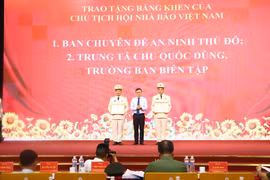 Bản lĩnh chiến sỹ Công an nhân dân hòa quyện sự sắc sảo người làm báo đã tạo nên màu cờ sắc áo An ninh Thủ đô