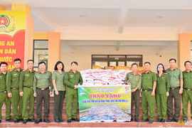 Nghĩa tình Công an Thủ đô đến với đồng bào tỉnh Gia Lai