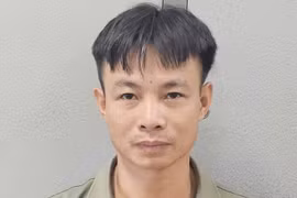 Khởi tố gã say rượu châm lửa đốt kho gỗ 