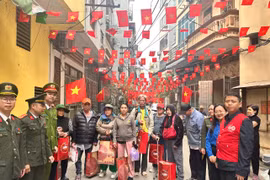 Món quà Xuân gửi những người con xa quê