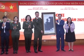 Củng cố mối quan hệ thiết thực giữa lực lượng Công an và Nhà xuất bản Chính trị Quốc gia Sự thật 