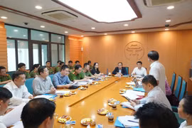 Thẩm tra cơ chế hỗ trợ lực lượng đảm bảo an ninh trật tự và hoạt động tư pháp