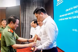Công nhận 7 chi nhánh ngân hàng đạt tiêu chuẩn ‘An toàn về an ninh, trật tự’